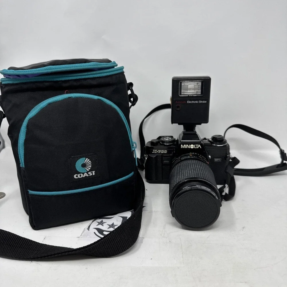 Minolta X700 35mm SLR Film‎ Camera w/ 35-135mm 1:3.5-4.5 Lens And Flash Tested